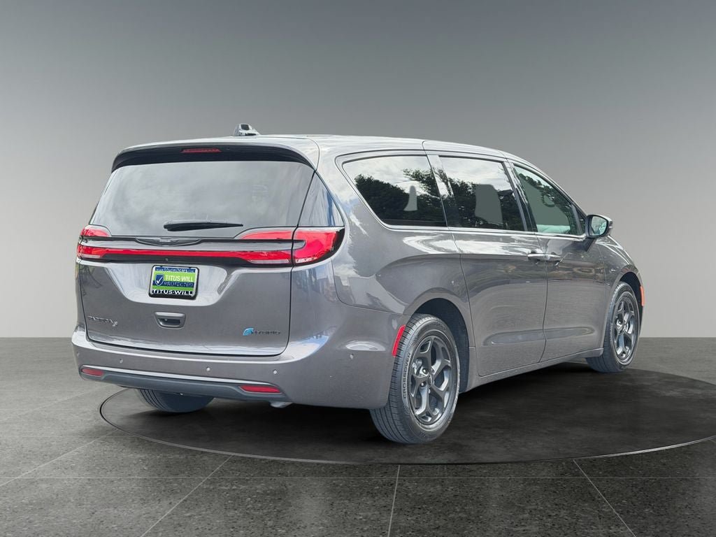 Used 2023 Chrysler Pacifica Touring-L w/ S Appearance Package FWD image 9
