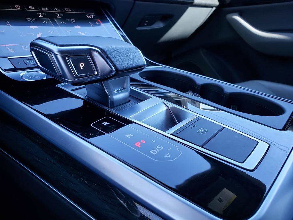 Used 2020 Audi Q8 Premium Plus w/ Premium Plus Package image 24