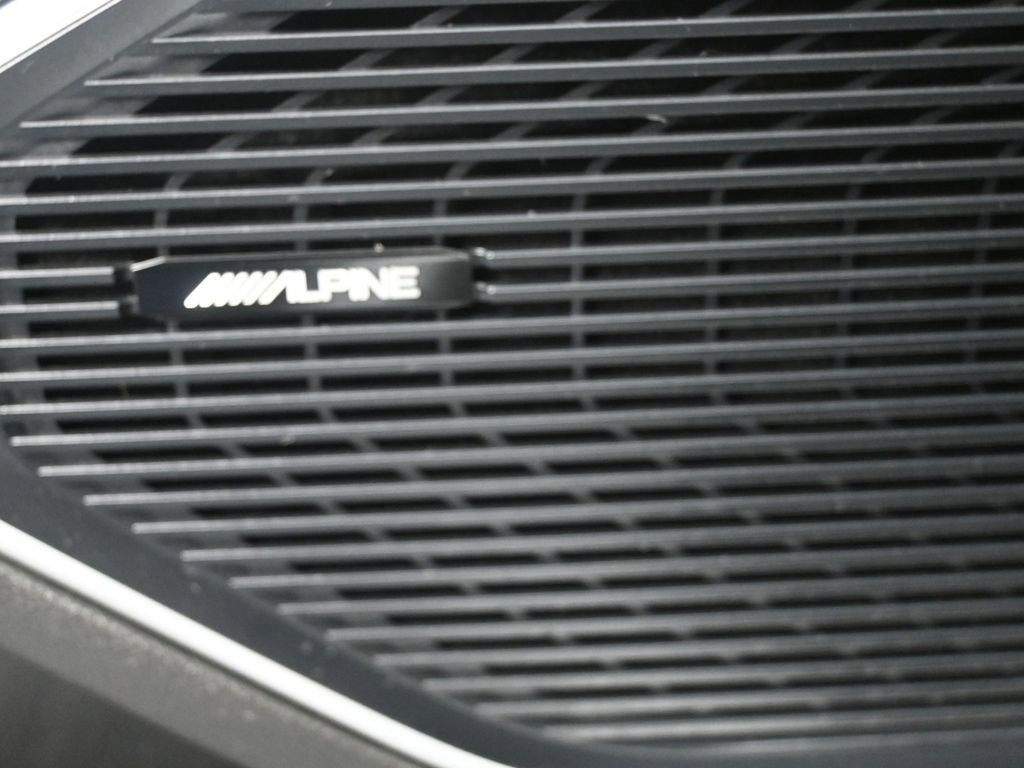 Used 2024 Jeep Wagoneer L Series II w/ Flexible Seating Group image 11