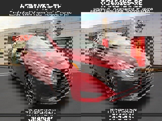 New 2025 Nissan Versa SR w/ Trunk Package