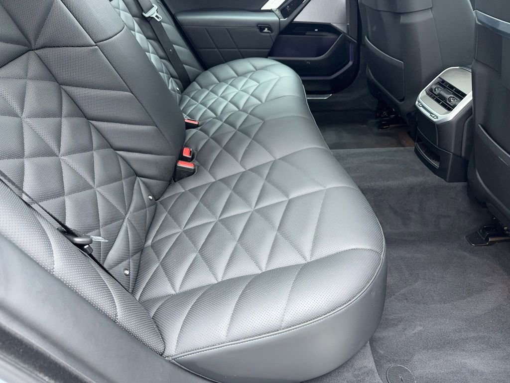 Used 2023 BMW 740i 740i M SPORT,NAV,CAM,PANO,HEAD image 44