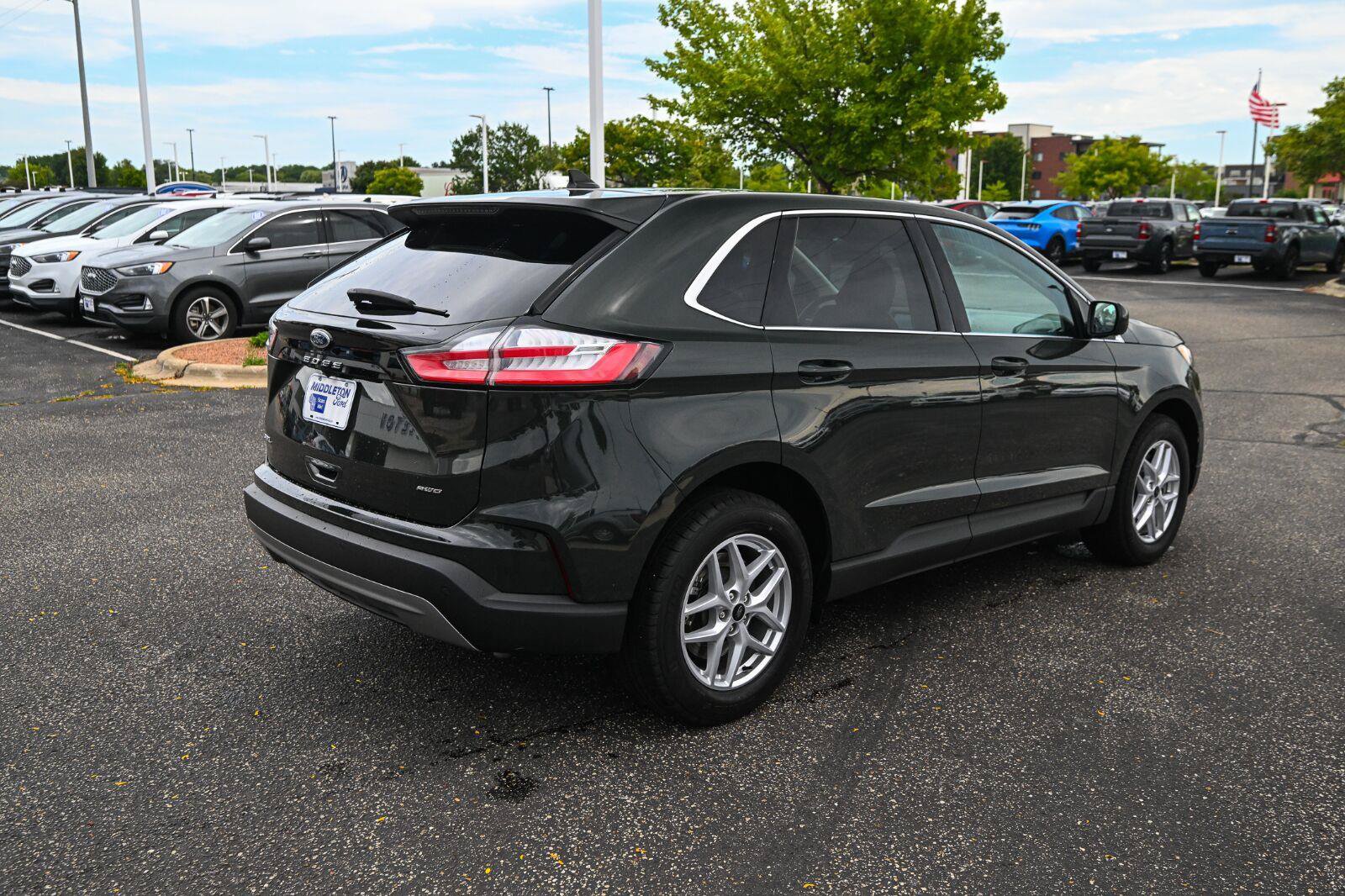 Used 2023 Ford Edge SEL AWD/4WD image 5