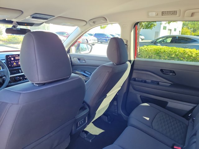 Used 2026 Nissan Pathfinder SV FWD image 12