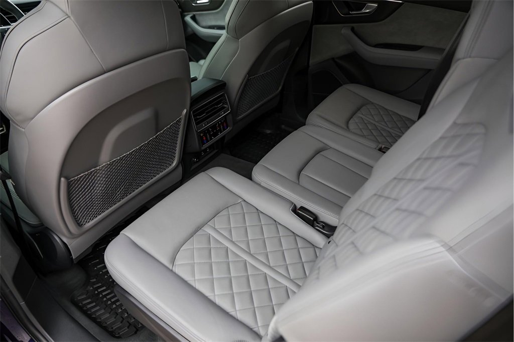 Used 2024 Audi SQ7 Prestige w/ Prestige Package image 29