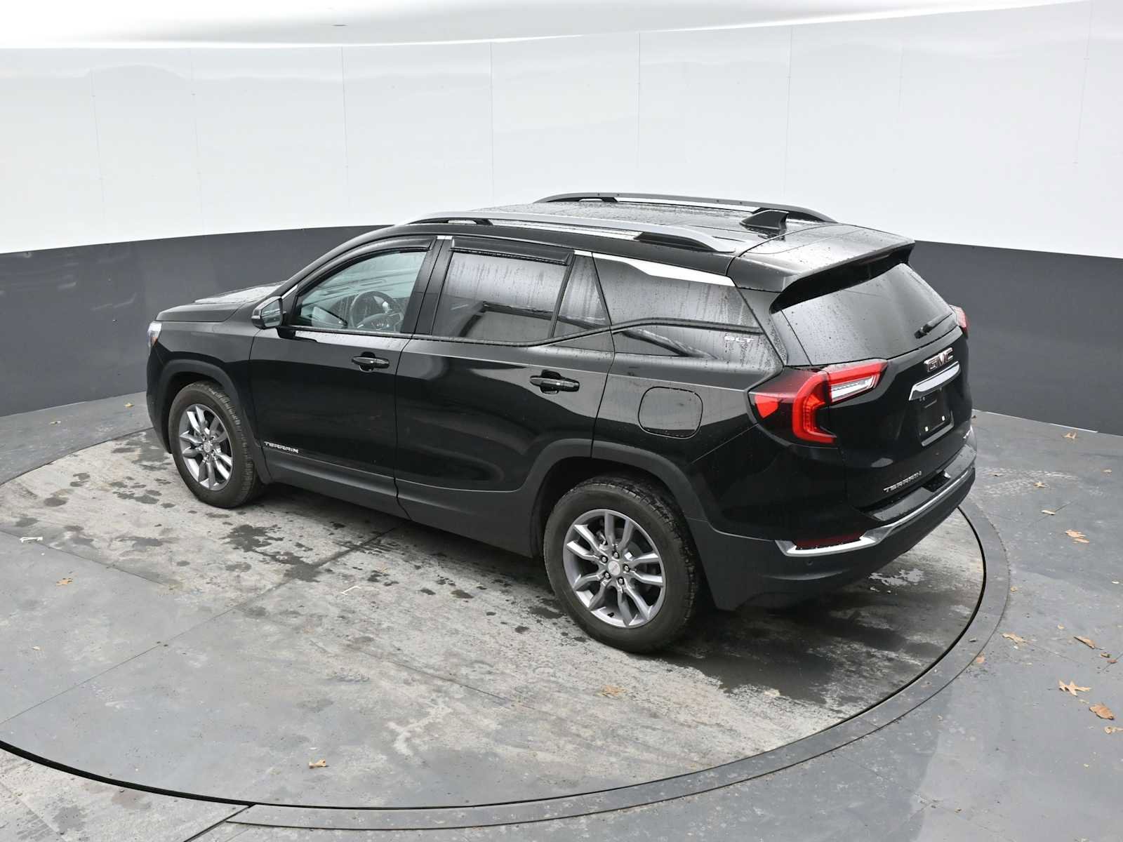 Used 2022 GMC Terrain SLT w/ Infotainment Package II image 10