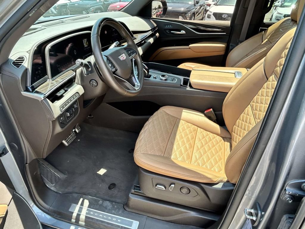 Used 2022 Cadillac Escalade Sport w/ Touring Package AWD/4WD image 11