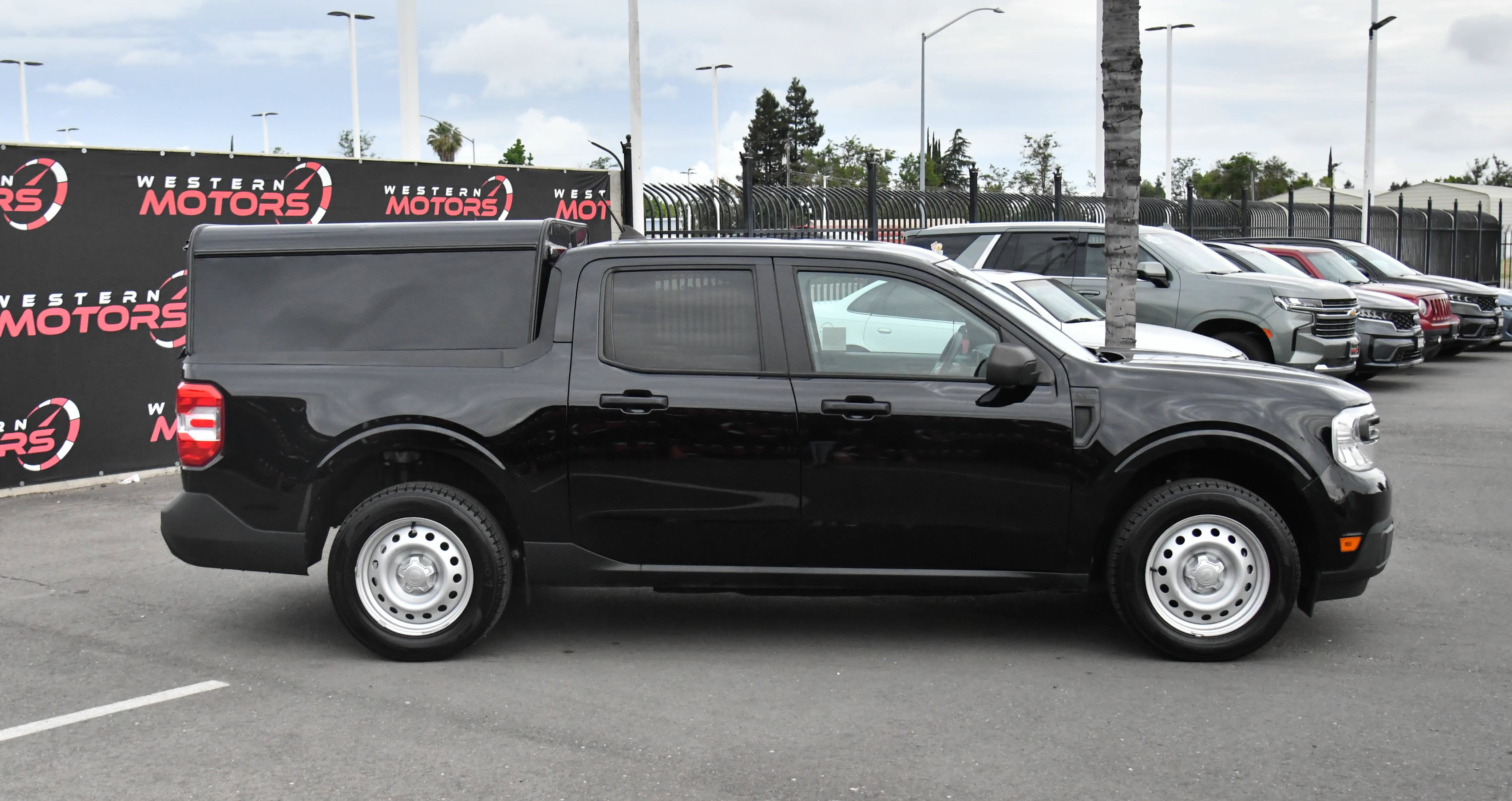 Used 2022 Ford Maverick XL FWD image 9