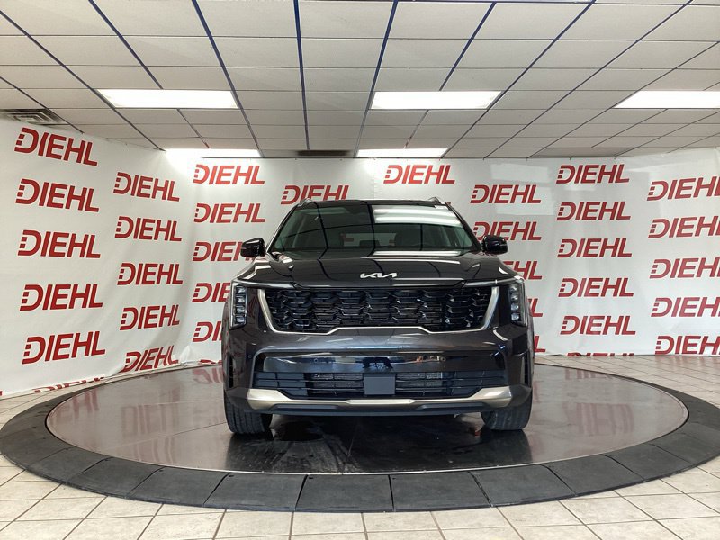 Certified 2025 Kia Sorento S w/ Panoramic Sunroof Package AWD/4WD image 2