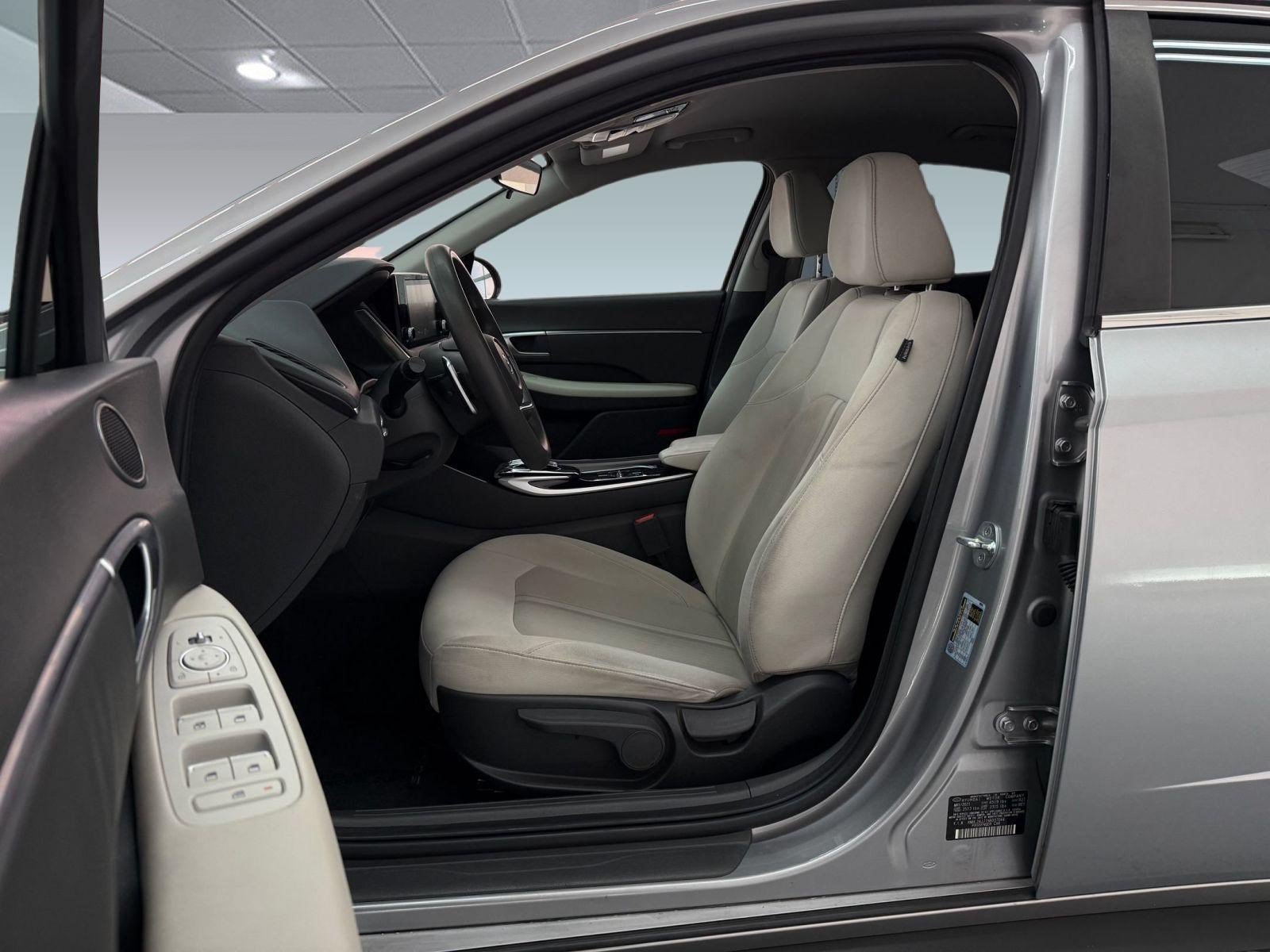 Used 2022 Hyundai Sonata Blue w/ Cargo Package FWD image 5