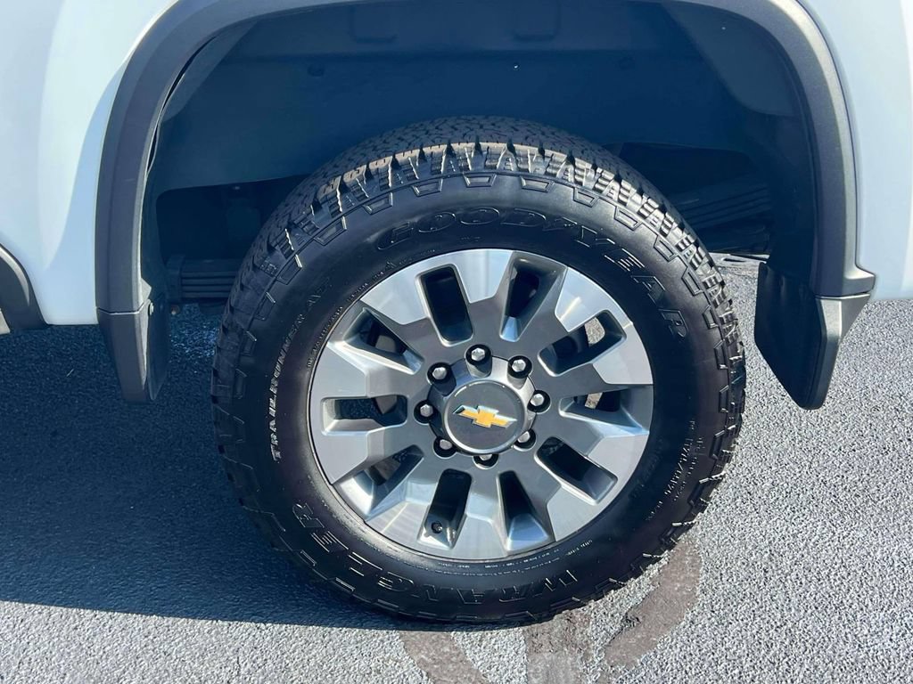 Used 2025 Chevrolet Silverado 2500 Custom w/ Custom Value Package AWD/4WD image 9