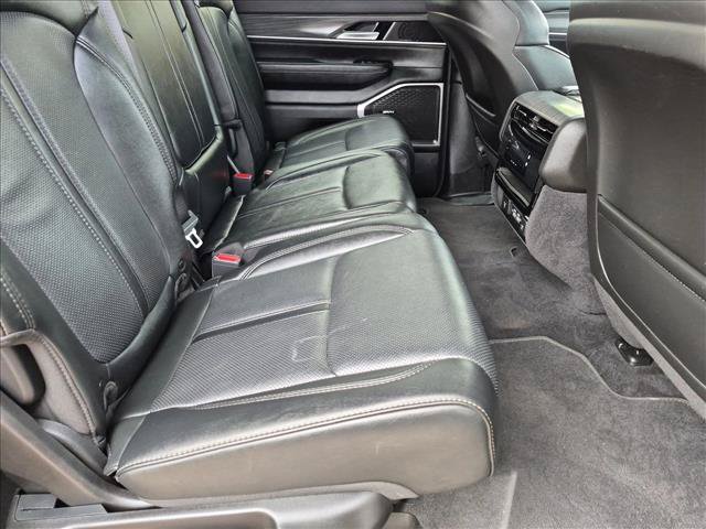 Used 2023 Jeep Wagoneer L Series II AWD/4WD image 21