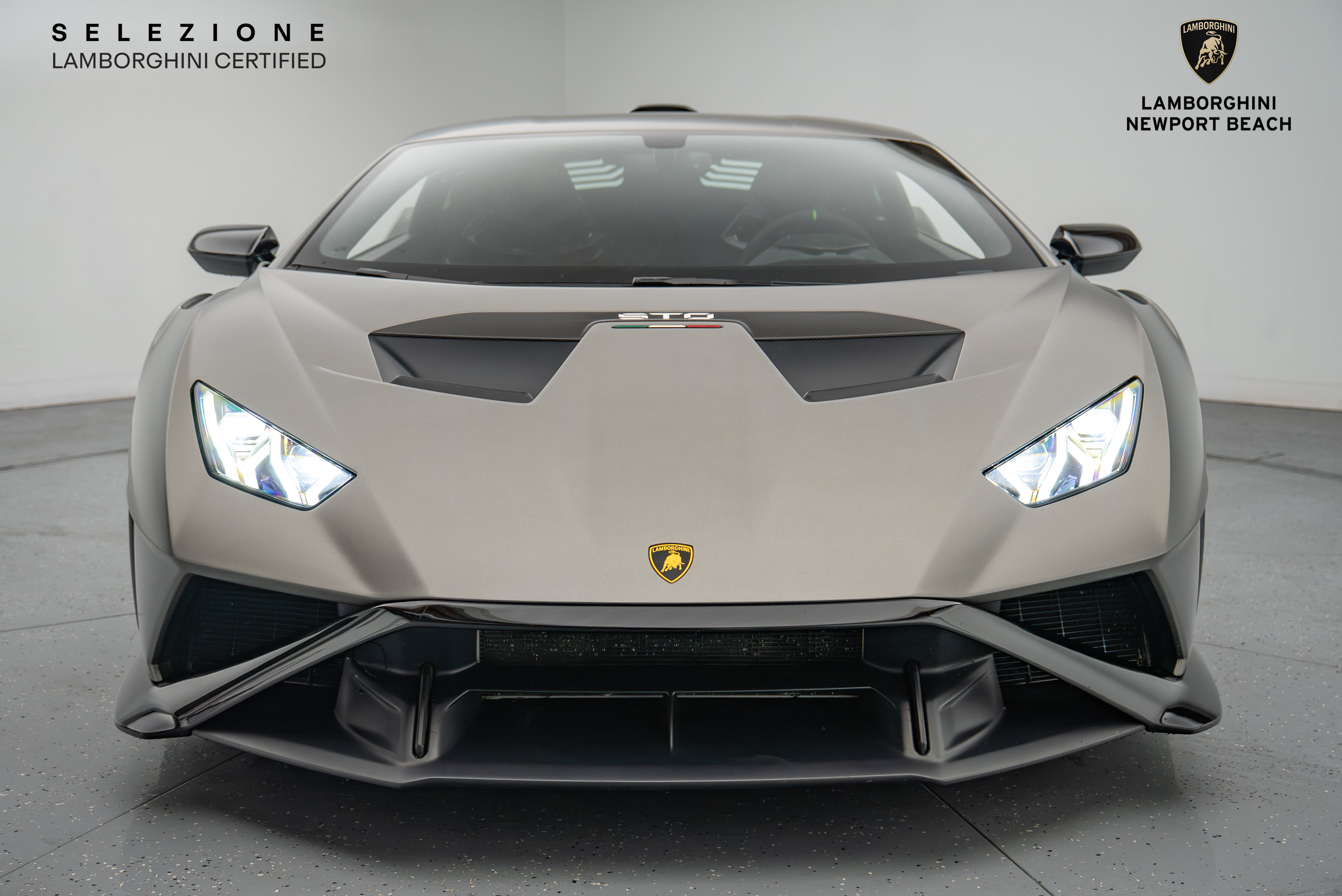 Used 2023 Lamborghini Huracan STO image 12