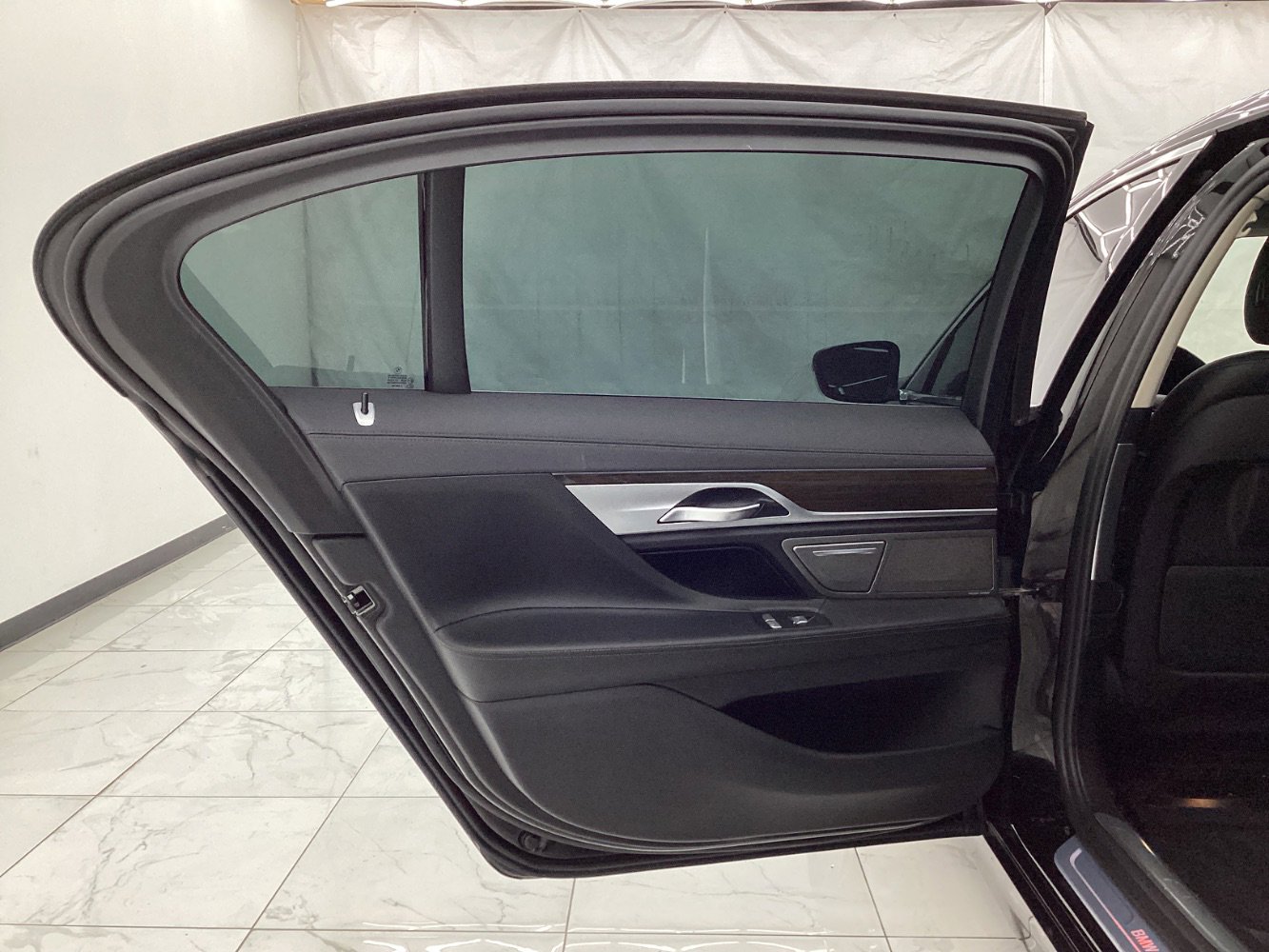 Used 2019 BMW 740i xDrive image 24