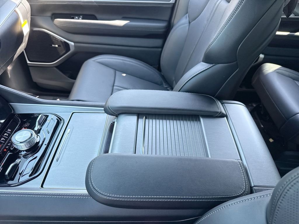 New 2026 Jeep Grand Wagoneer Limited image 21