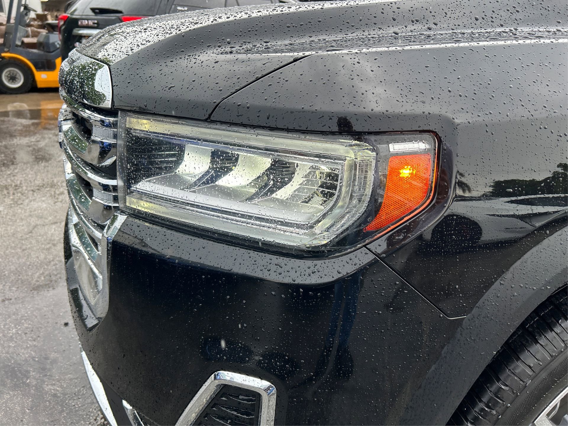 Certified 2023 GMC Acadia SLT image 15