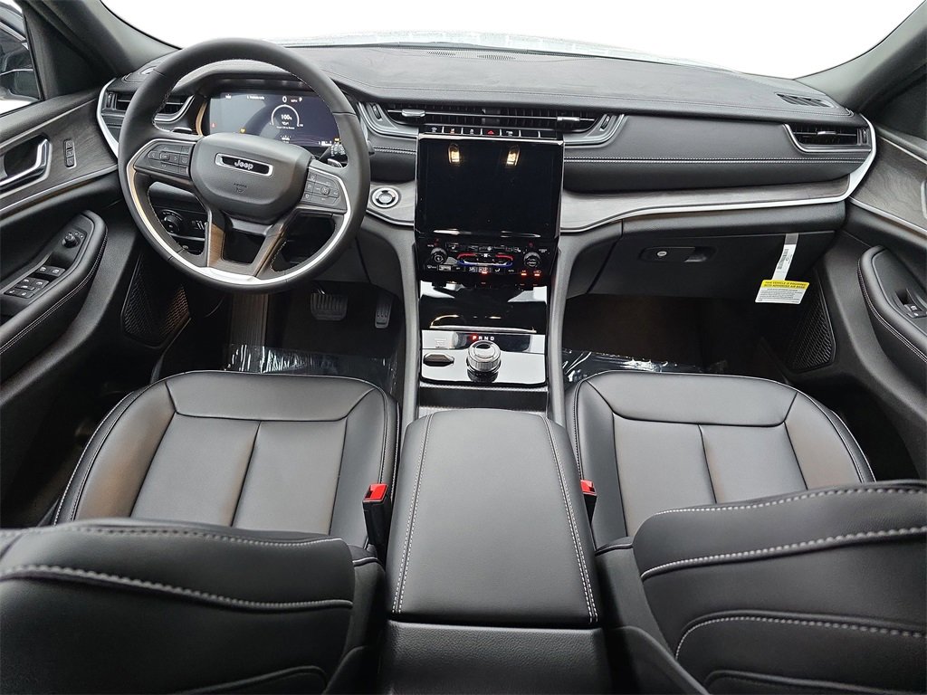 New 2025 Jeep Grand Cherokee L Limited w/ MOPAR Finishing Package image 9