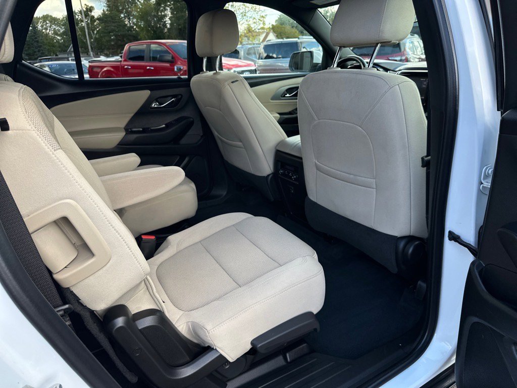 Used 2022 Chevrolet Traverse LT image 20