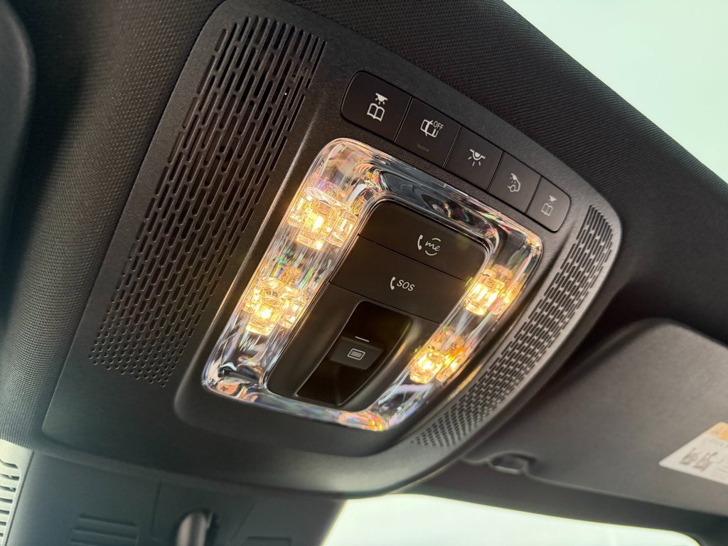 Used 2026 Mercedes-Benz GLB 250 4MATIC image 32