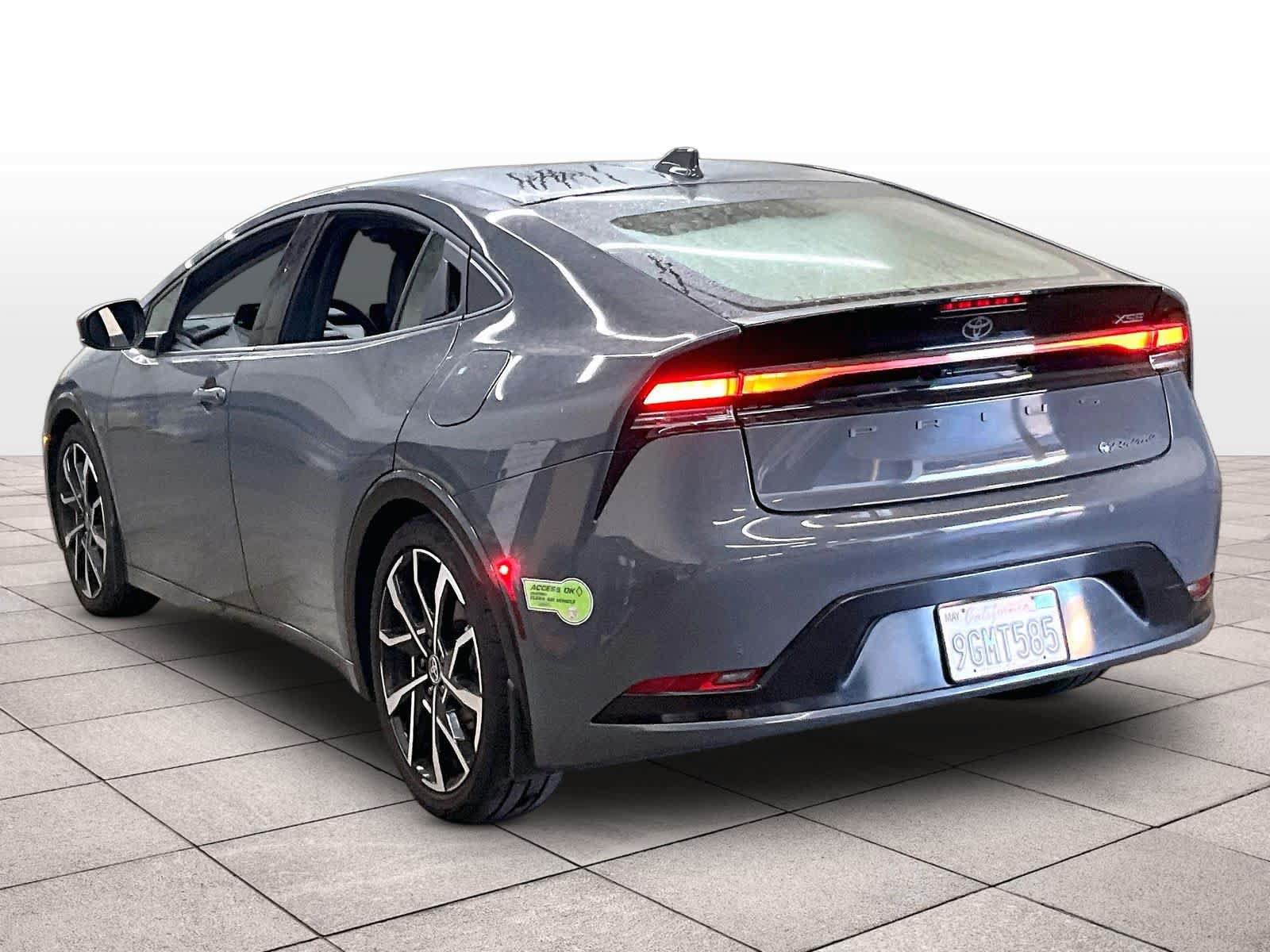 Used 2023 Toyota Prius Prime FWD image 14