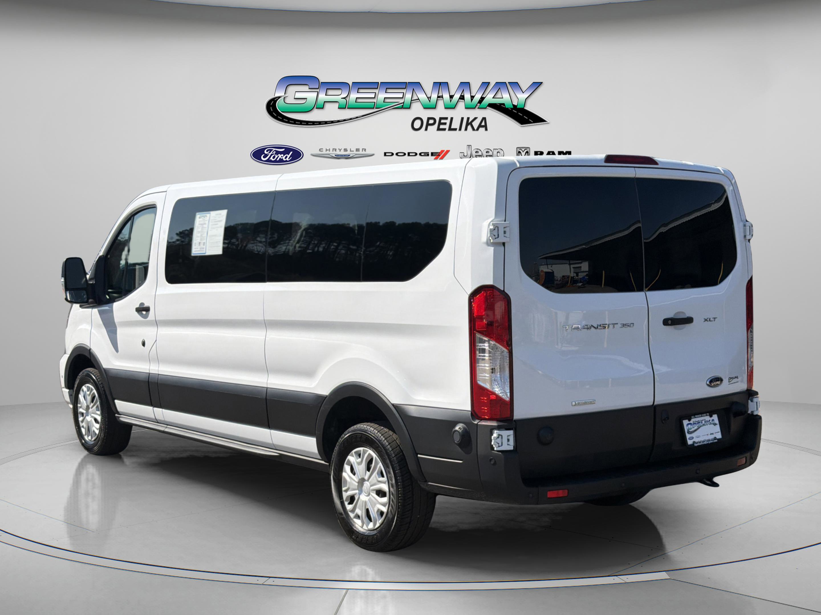 Used 2024 Ford Transit 350 XLT RWD image 5