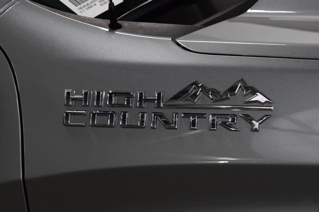 Used 2025 Chevrolet Silverado 1500 High Country AWD/4WD image 18