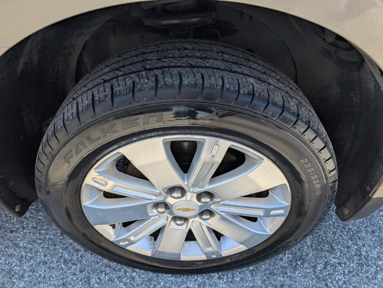 Used 2011 Chevrolet Equinox LT w/ Driver Convenience Package image 4