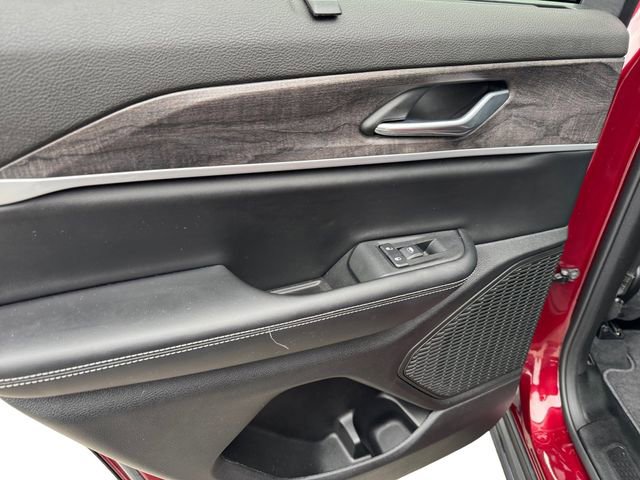 Certified 2025 Jeep Grand Cherokee Limited w/ Luxury Tech Group II image 18