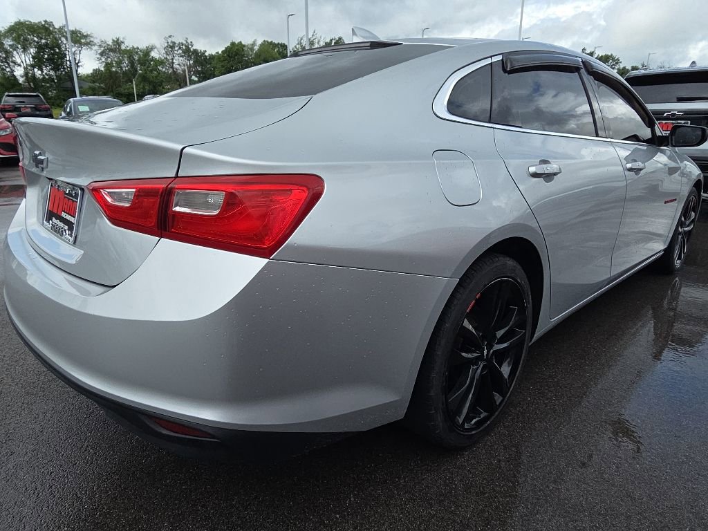 Used 2018 Chevrolet Malibu LT w/ Leather Package FWD image 5