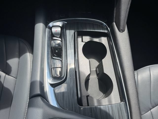 Used 2024 Buick Enclave Essence w/ Sport Touring Edition FWD image 21