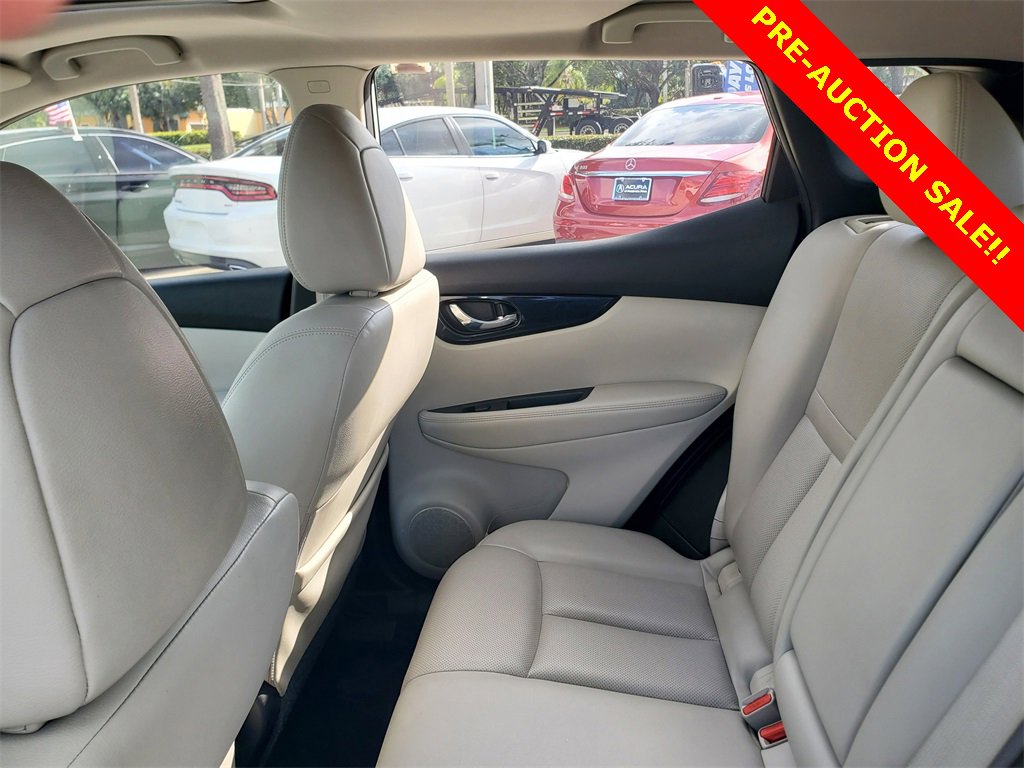 Used 2019 Nissan Rogue Sport SL w/ Premium Package image 11