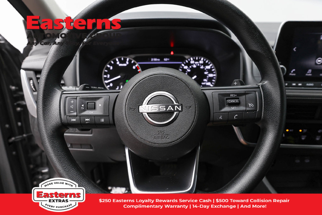 Used 2024 Nissan Rogue S AWD/4WD image 11