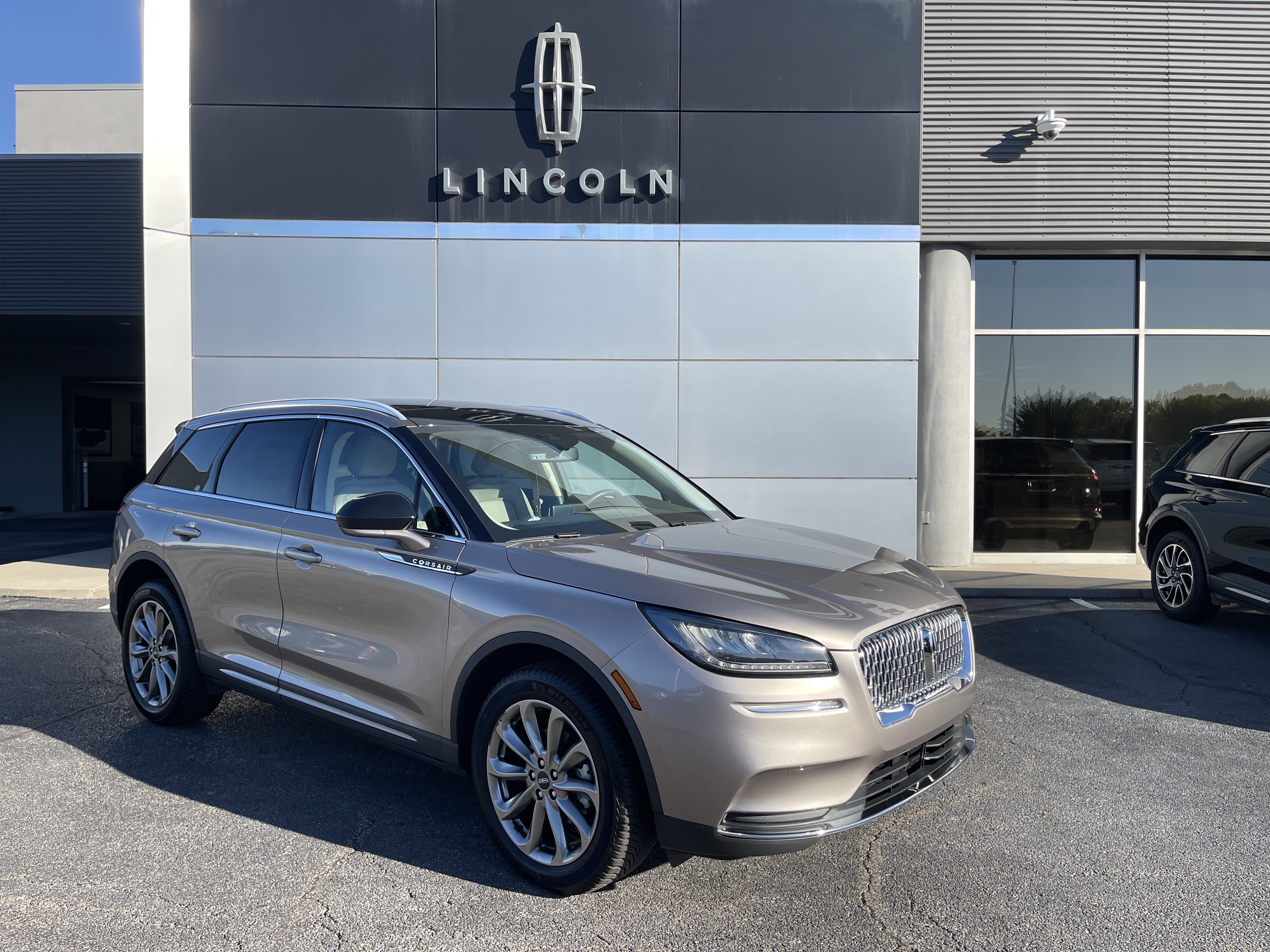 Used 2021 Lincoln Corsair AWD w/ Premium Package image 10