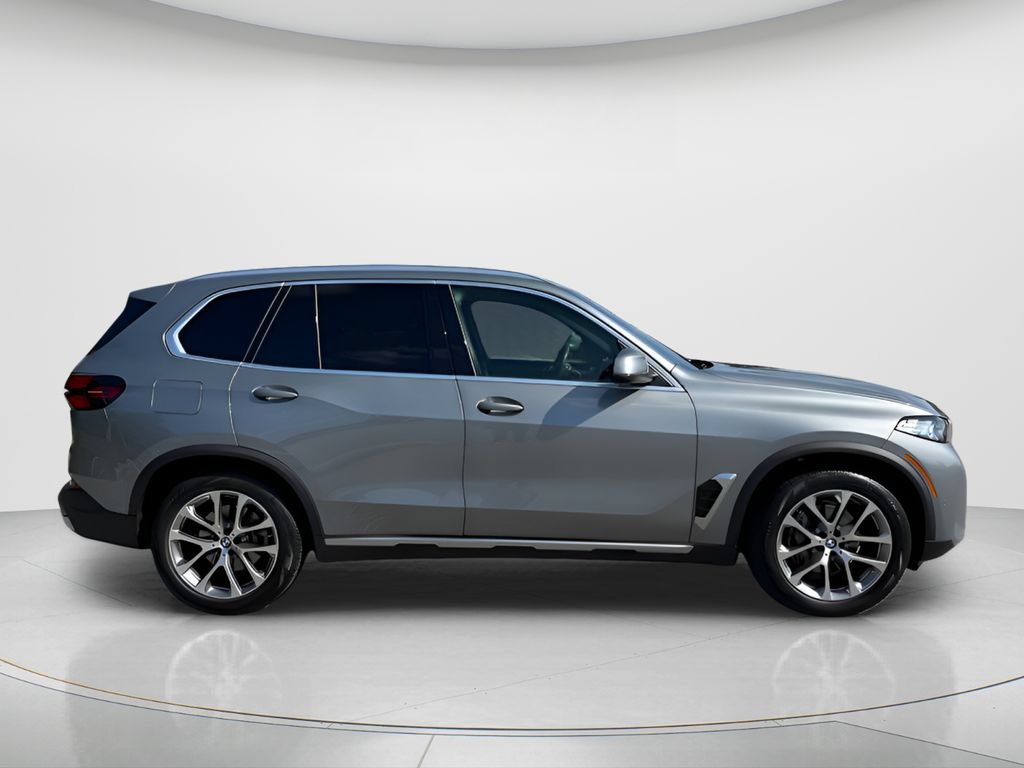 Certified 2024 BMW X5 sDrive40i w/ Premium Package RWD image 4
