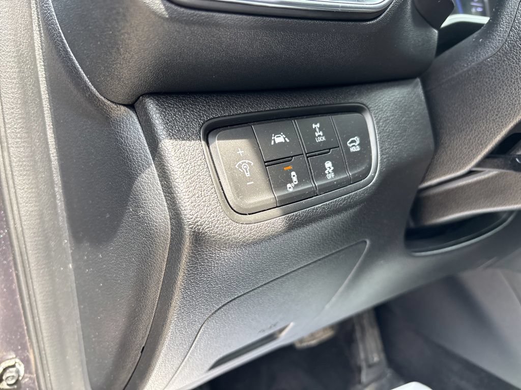 Used 2020 Hyundai Santa Fe Limited AWD/4WD image 17