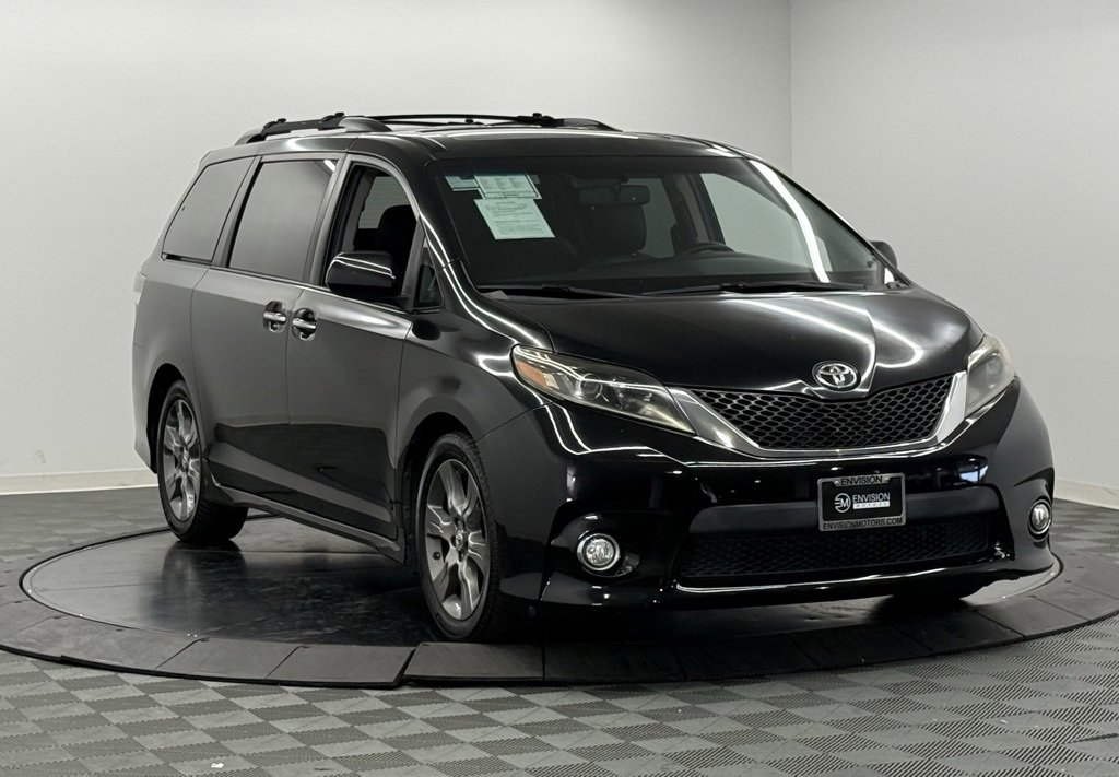 Used 2015 Toyota Sienna SE Premium image 5