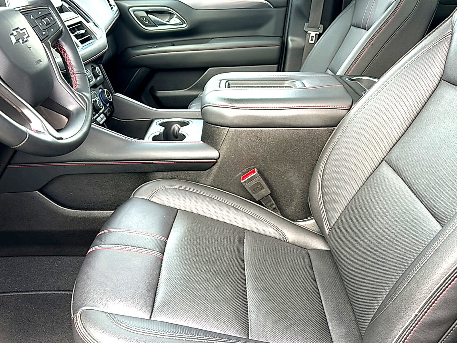 Used 2024 Chevrolet Tahoe RST w/ Luxury Package AWD/4WD image 13
