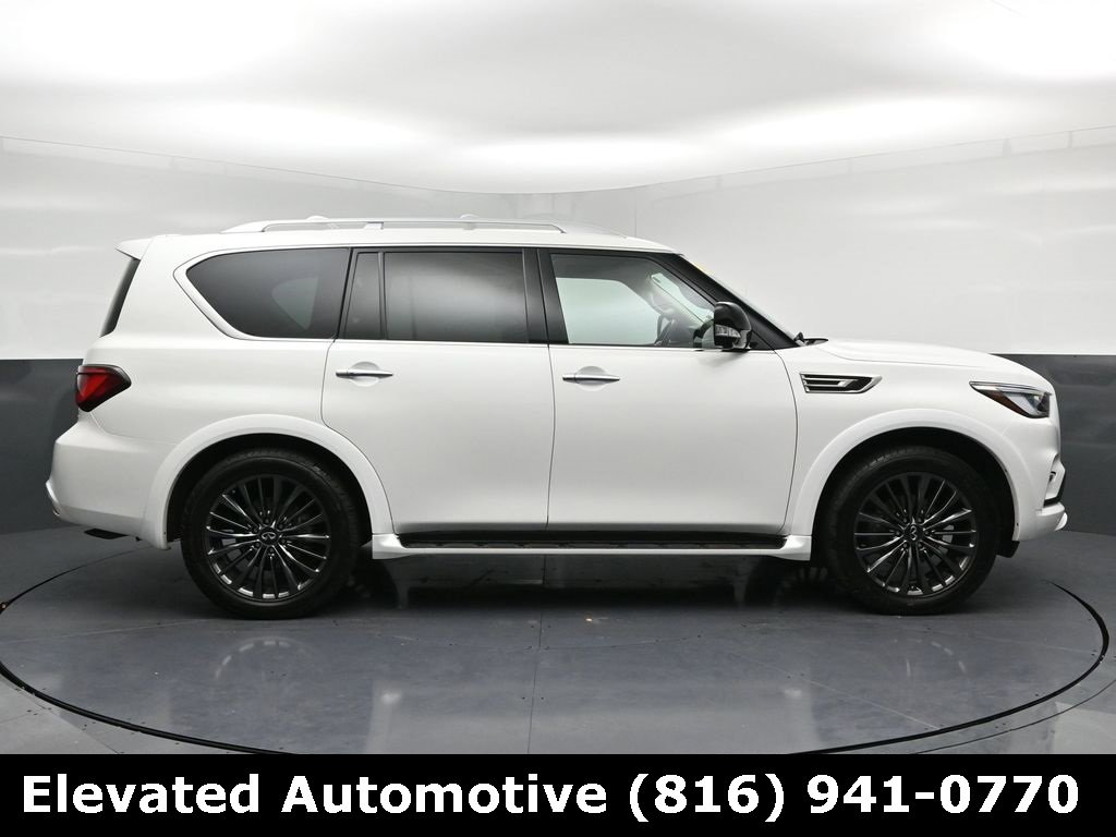 Used 2023 INFINITI QX80 Premium Select w/ All-Season Package image 32