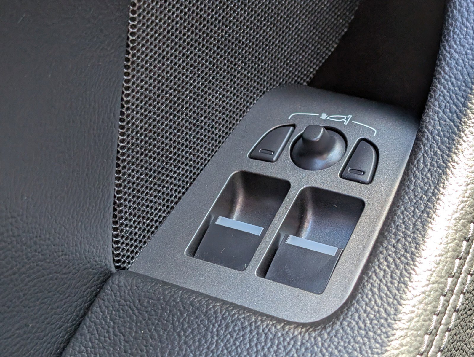 Used 2020 Jaguar F-TYPE Convertible image 36