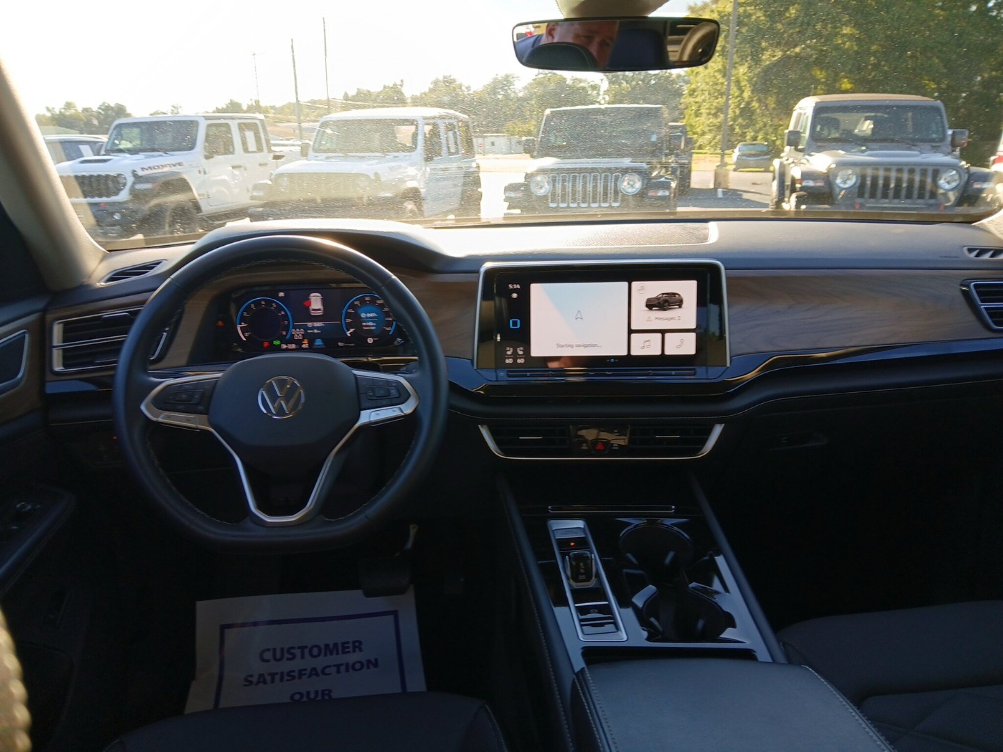 Used 2025 Volkswagen Atlas SE FWD image 9