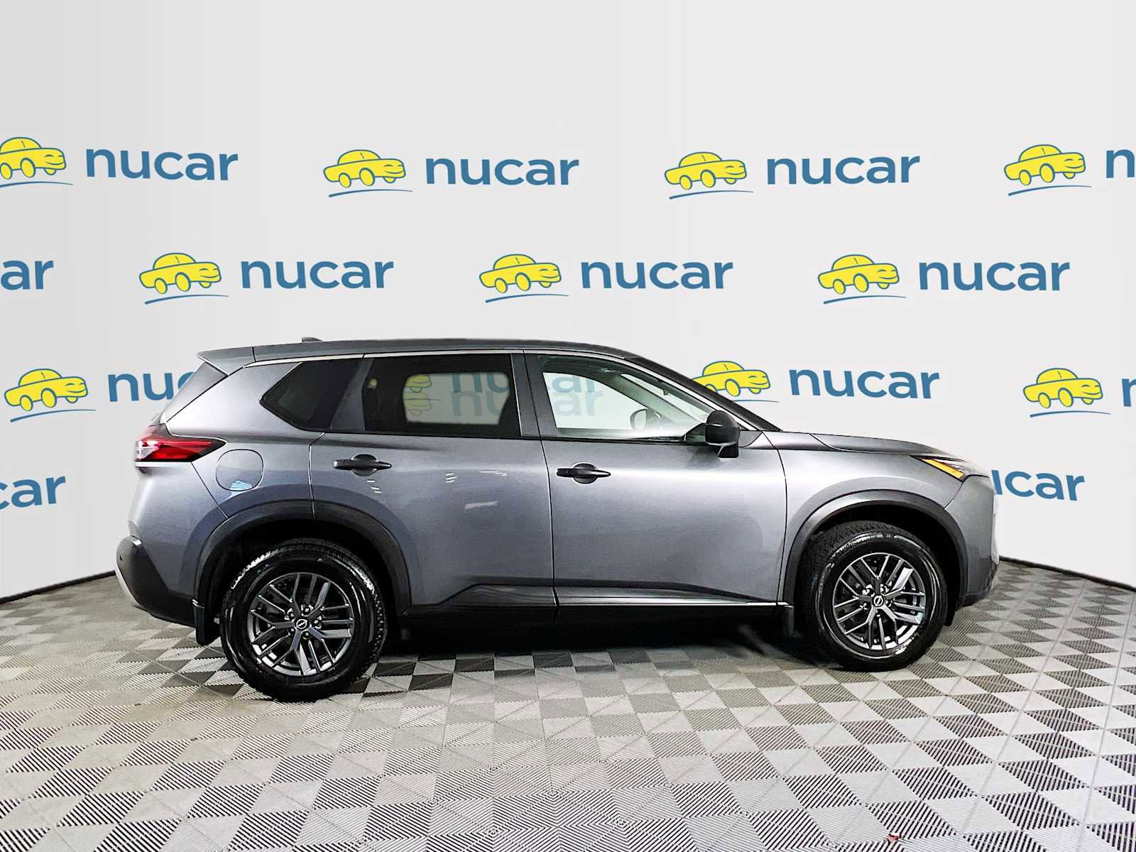 Used 2023 Nissan Rogue S image 8