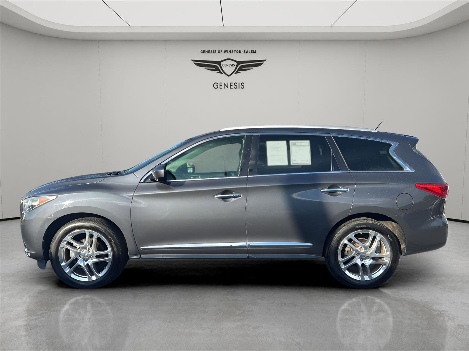 Used 2013 INFINITI JX35 FWD w/ Premium Pkg image 2