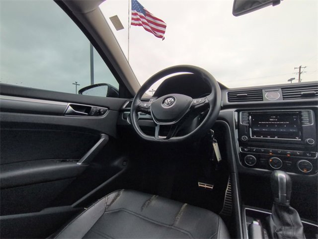 Used 2017 Volkswagen Passat 1.8T R-Line image 7