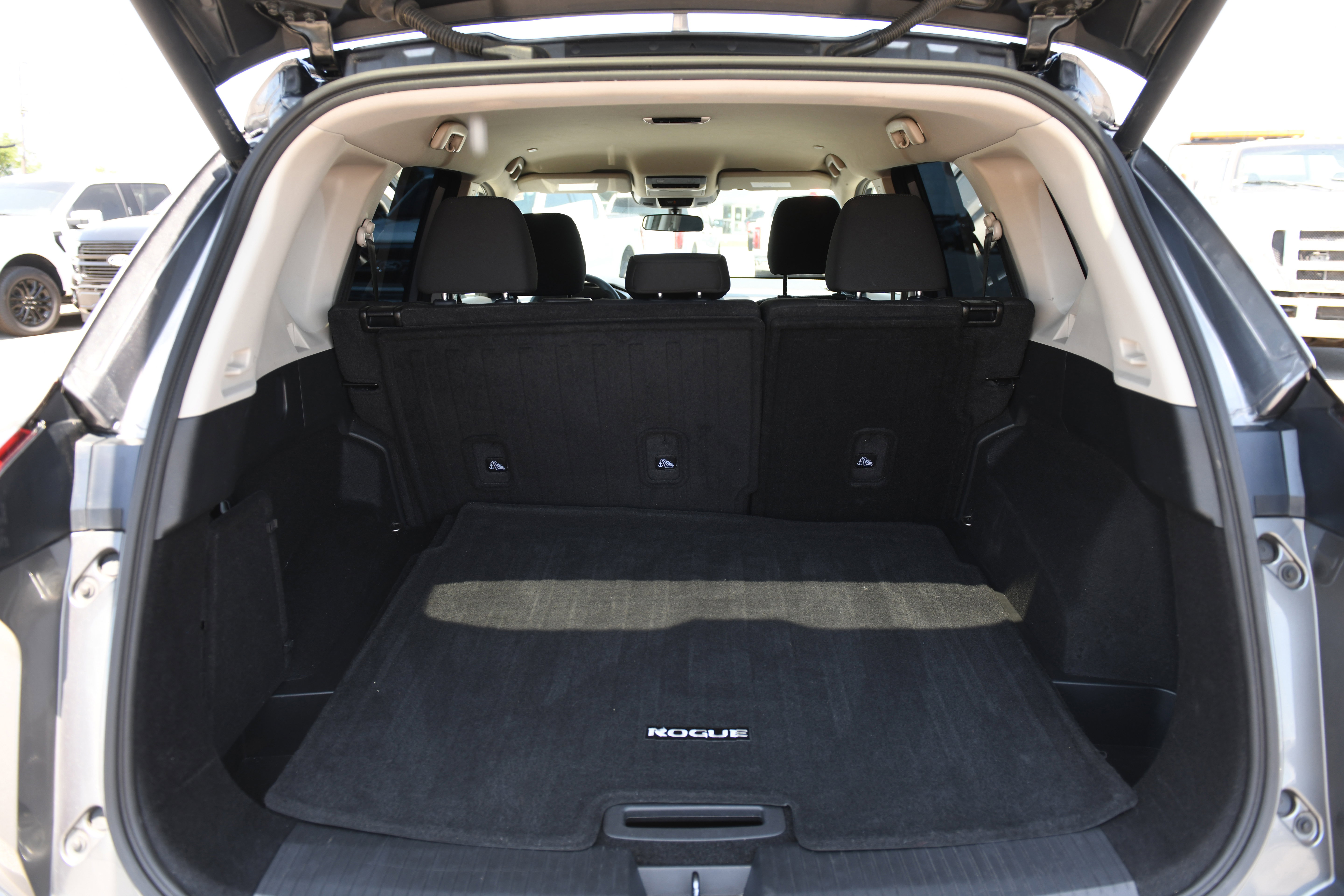 Used 2024 Nissan Rogue SV AWD/4WD image 10