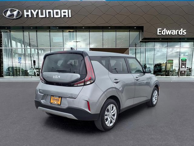 Used 2024 Kia Soul LX FWD image 8