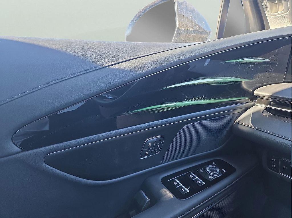 New 2026 Lincoln Nautilus Premier AWD/4WD image 16