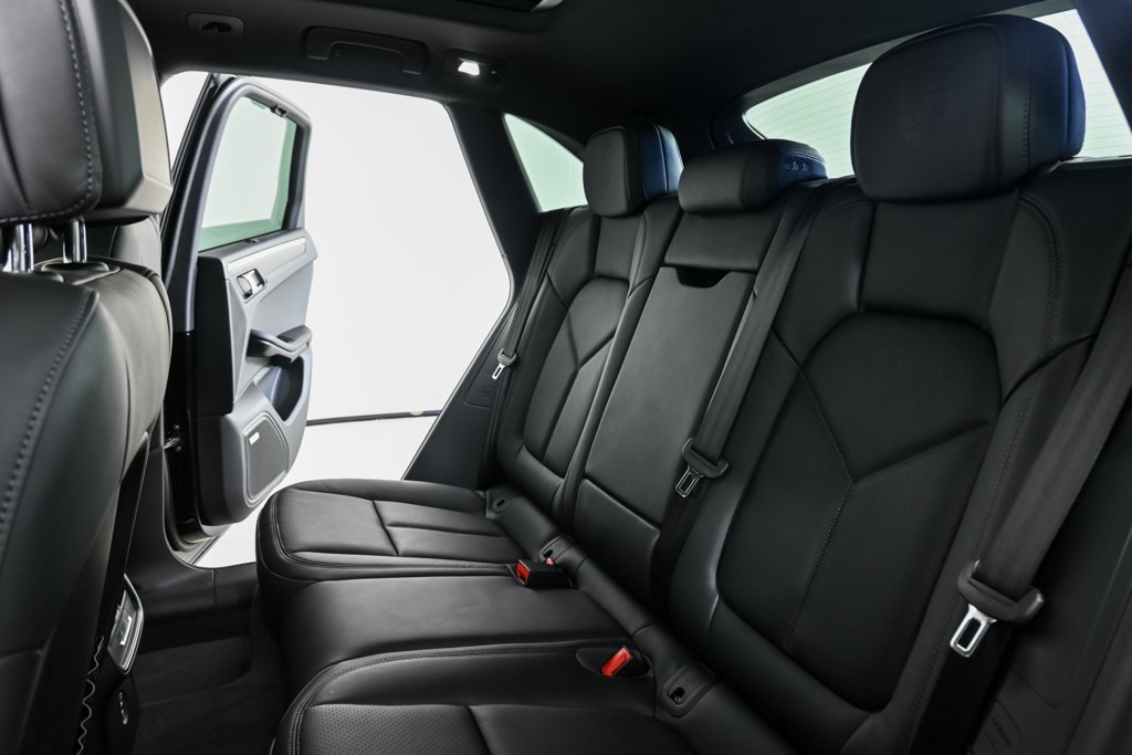 New 2026 Porsche Macan image 22