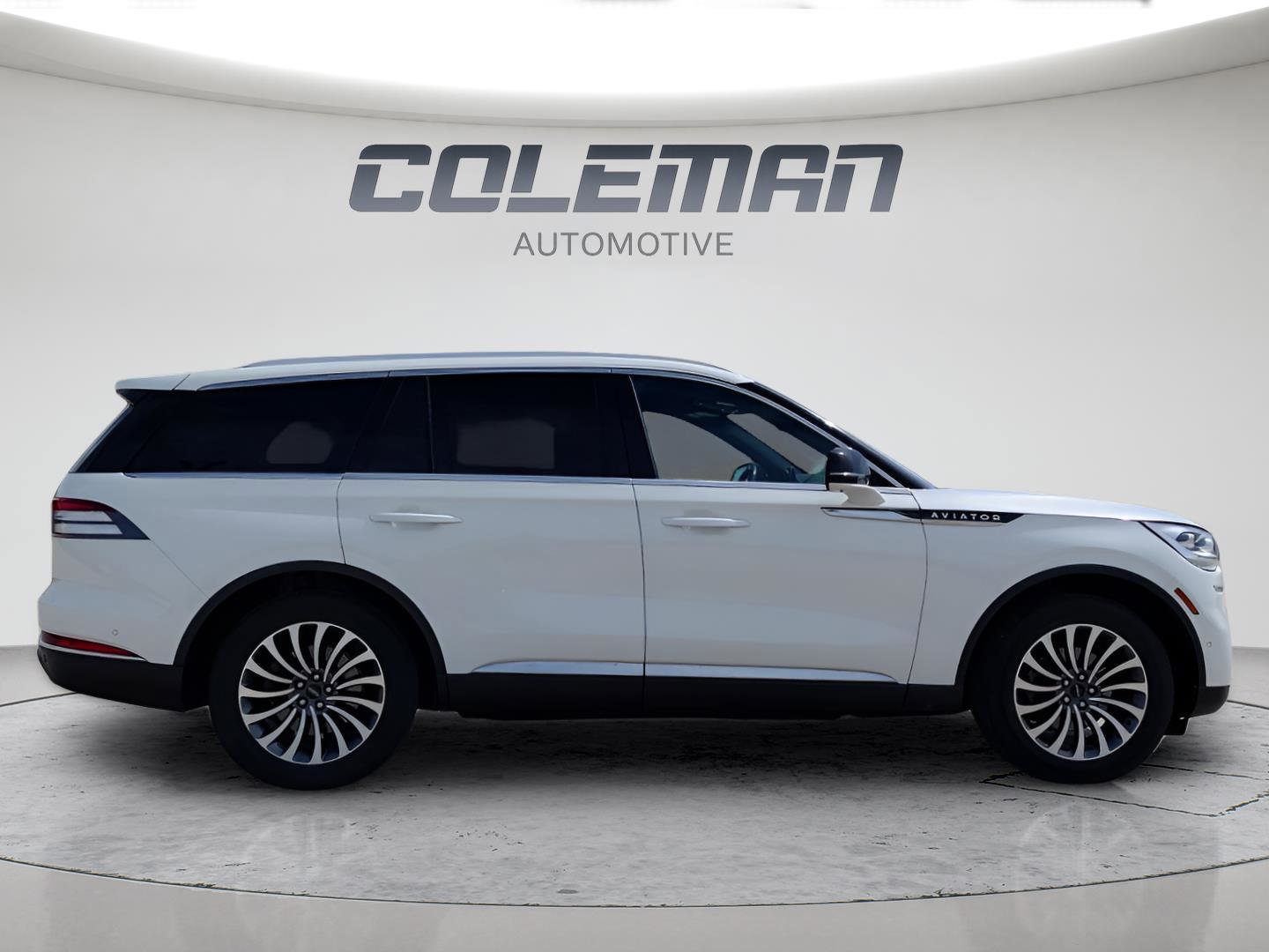Used 2022 Lincoln Aviator Reserve w/ Equipment Group 201A AWD/4WD image 6