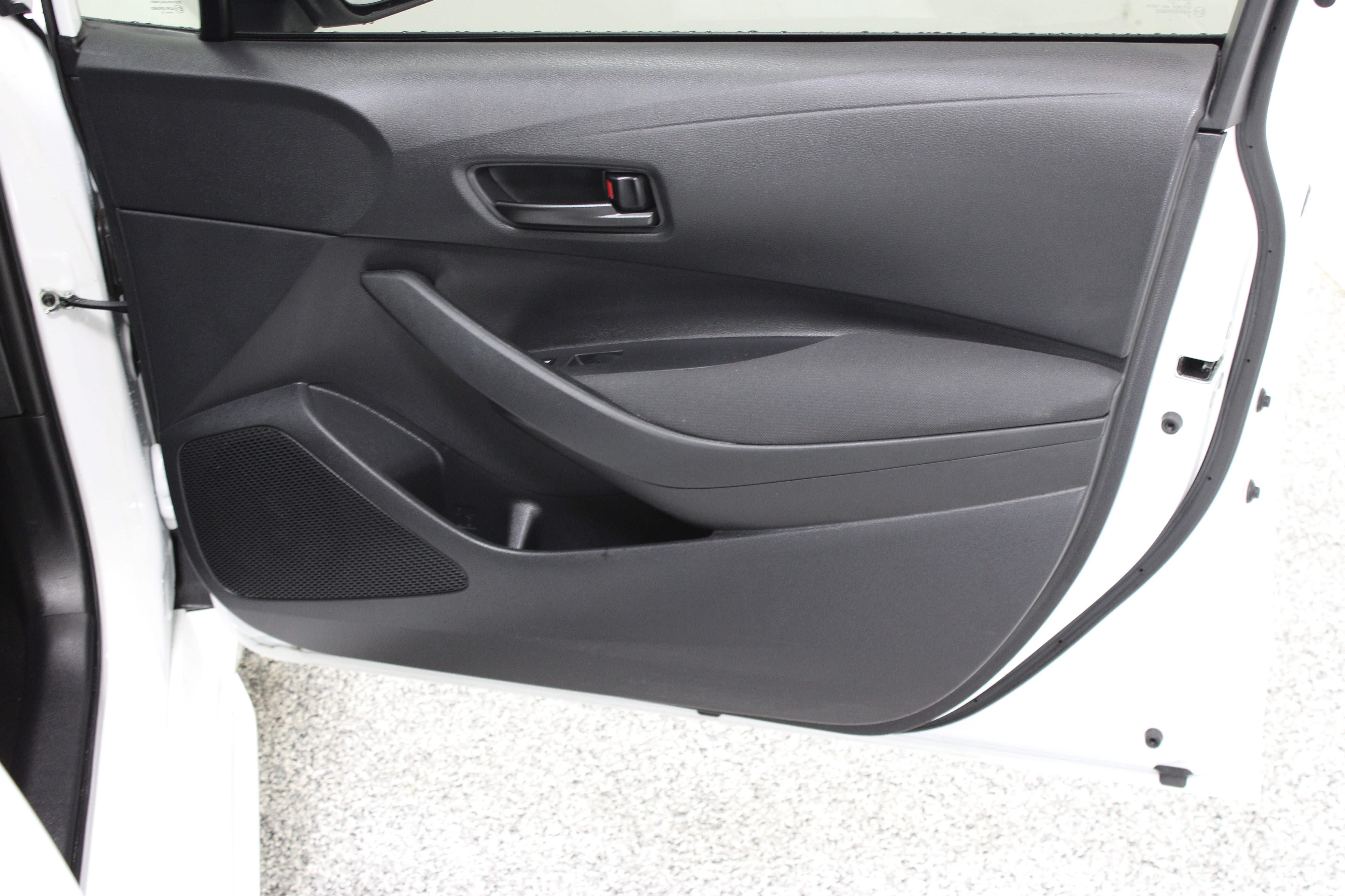 Used 2023 Toyota Corolla LE FWD image 31