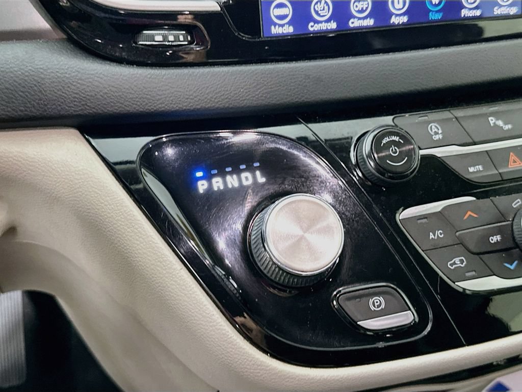 Certified 2020 Chrysler Pacifica Touring-L Plus FWD image 23