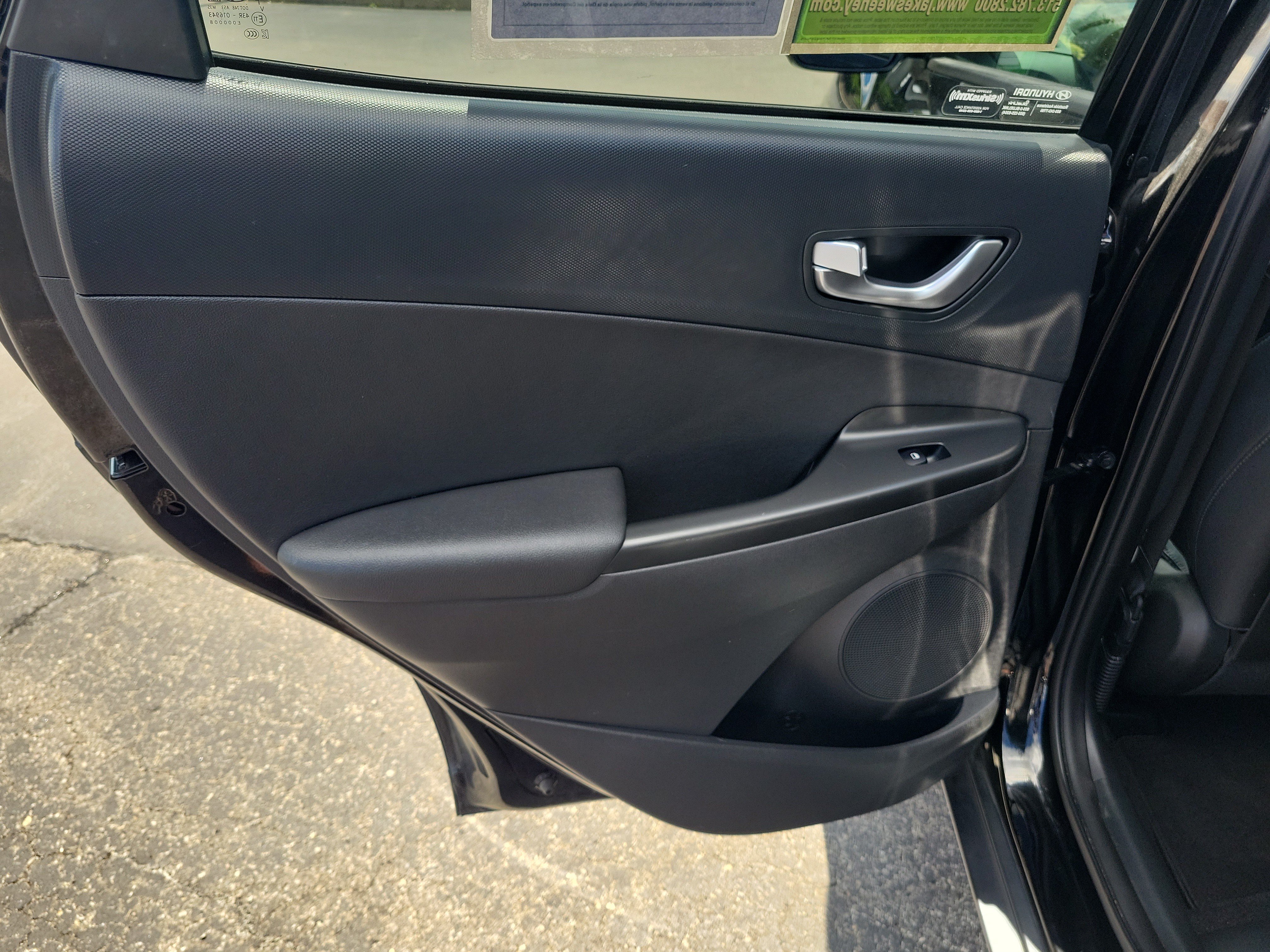 Used 2022 Hyundai Kona Limited AWD/4WD image 14